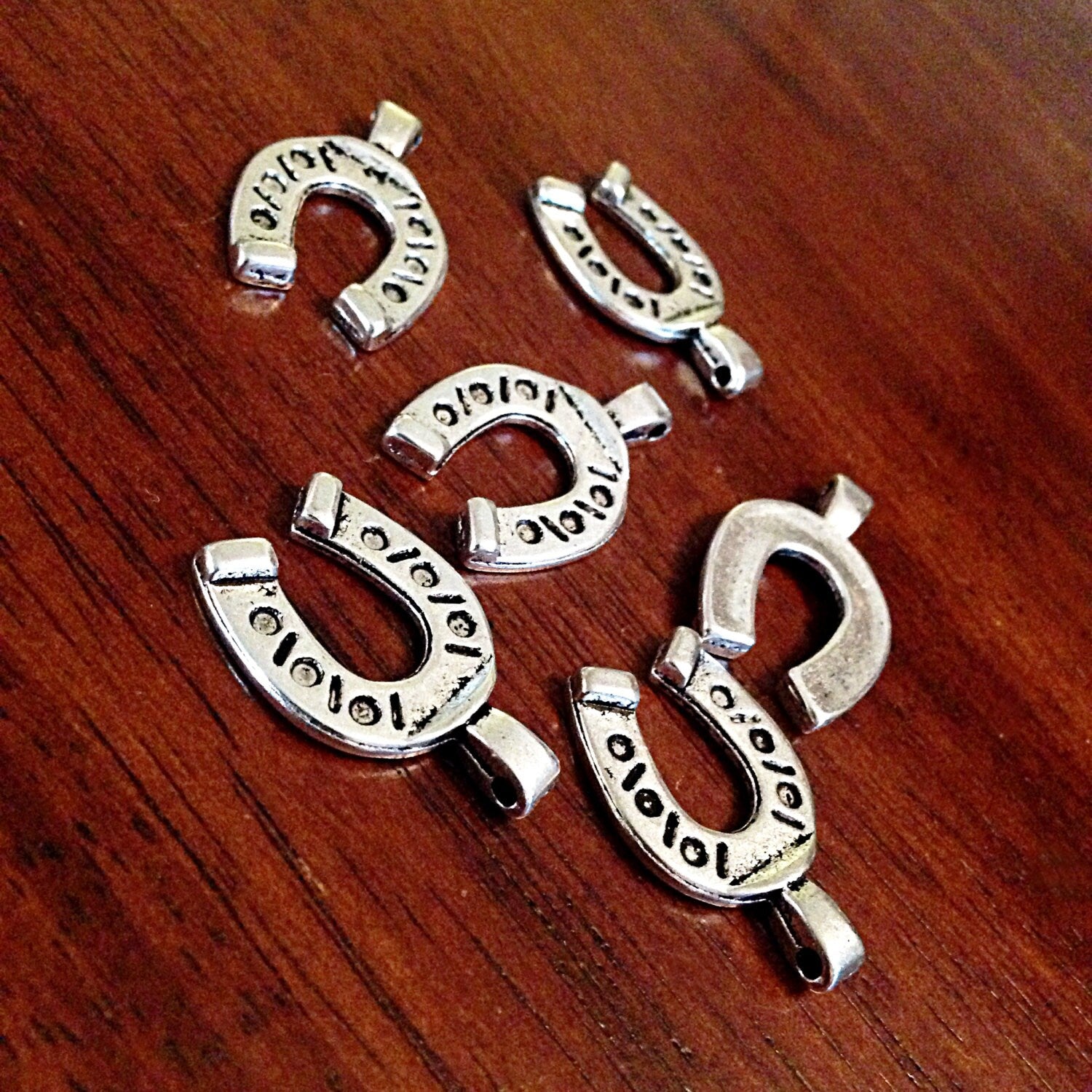 12 Silver Horseshoe Pendants, Antique Silver Charms, Horseshoe Charms, Western Charms, Horseshoe, Craft and Jewelry Supplies, Findings