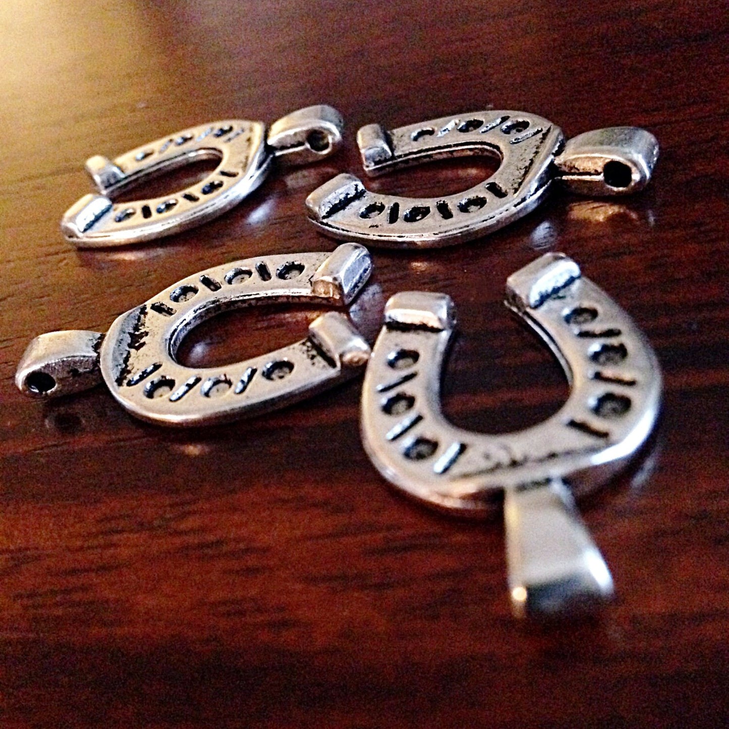 12 Silver Horseshoe Pendants, Antique Silver Charms, Horseshoe Charms, Western Charms, Horseshoe, Craft and Jewelry Supplies, Findings