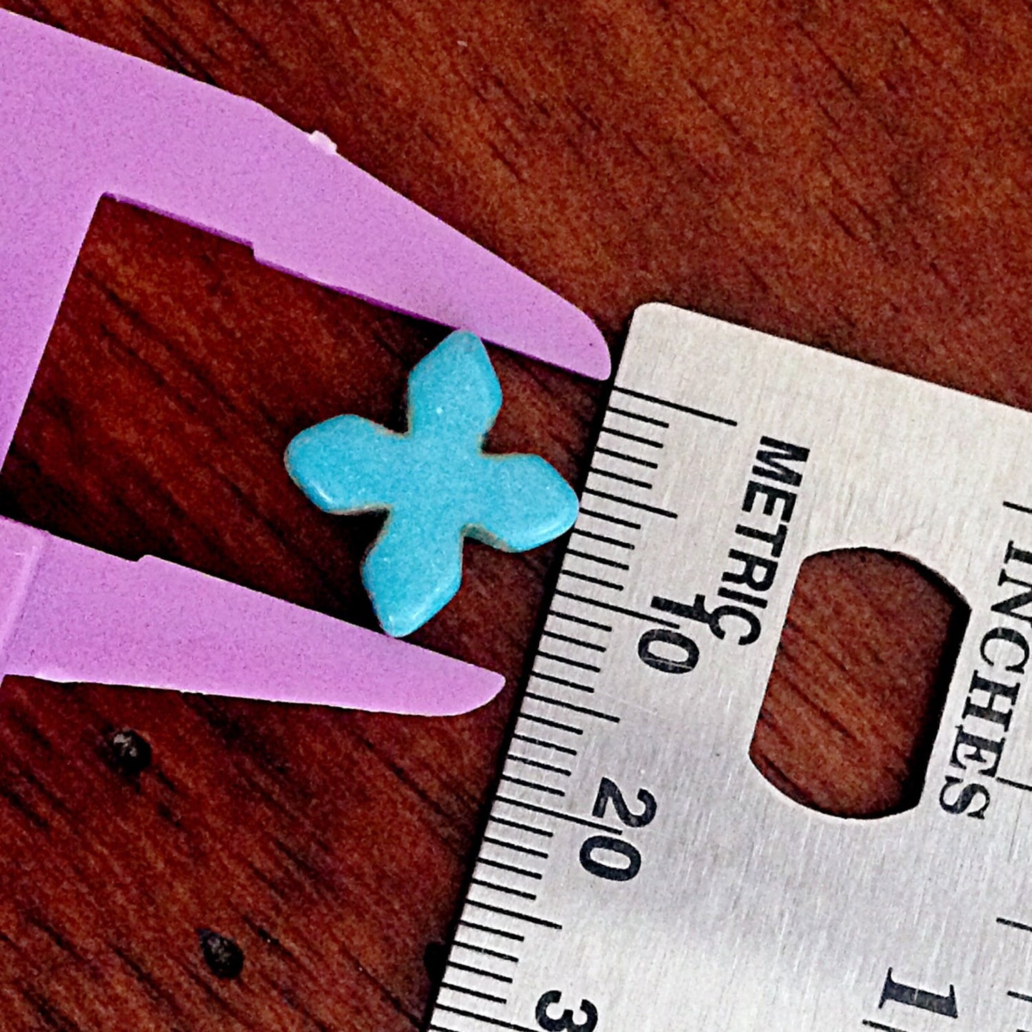 Bulk 30 pcs, 20x20mm Turquiose Beads, Howlite Beads, Star Beads, Blue Turquoise Cross Beads, Craft and Jewelry Supplies, Findngs